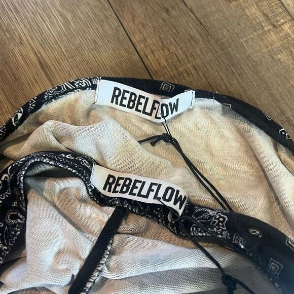 Rebelflow Bandana Print
Matching Skirt Set size M - Picture 2 of 8